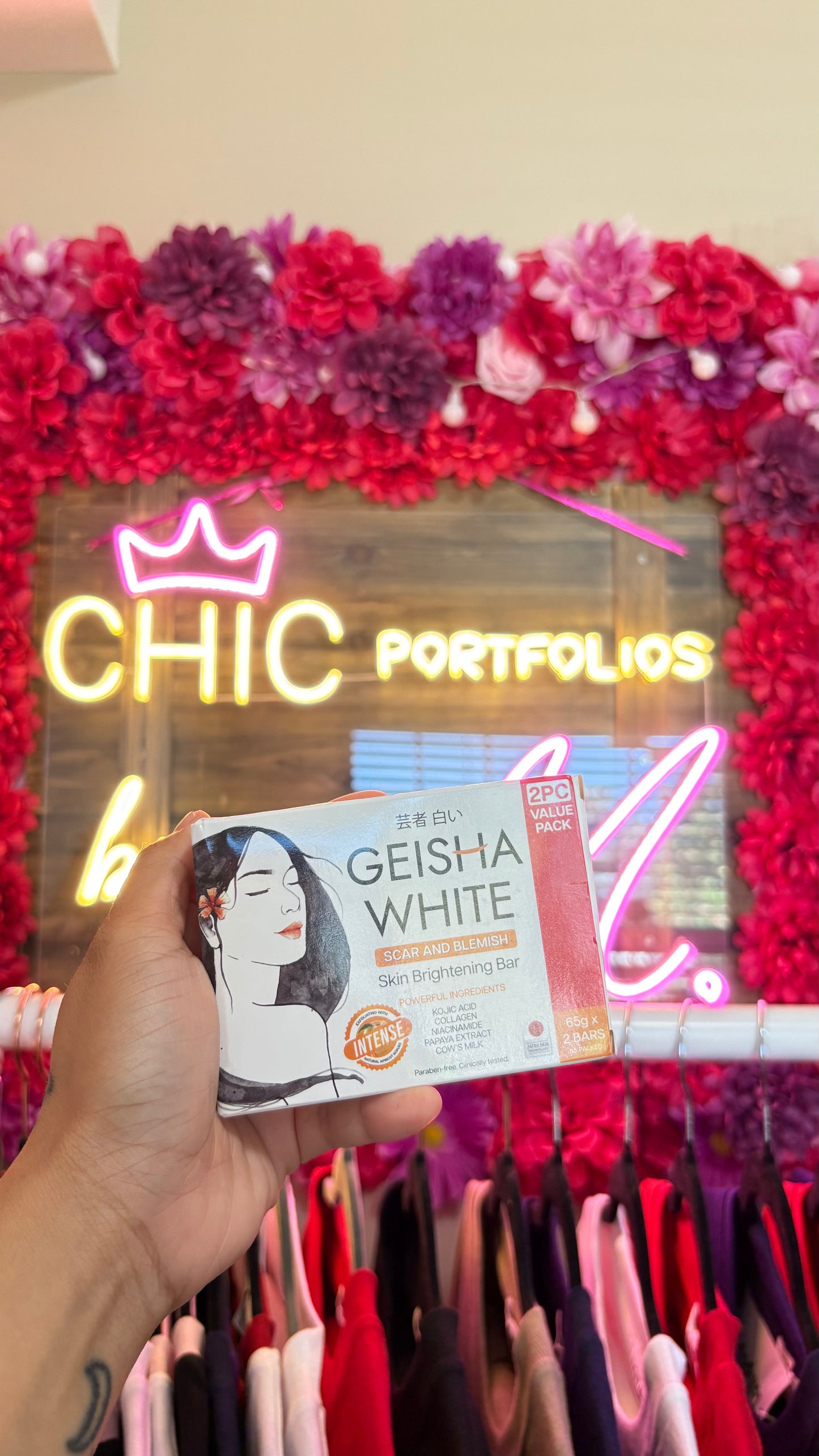 B - Geisha White / Intense