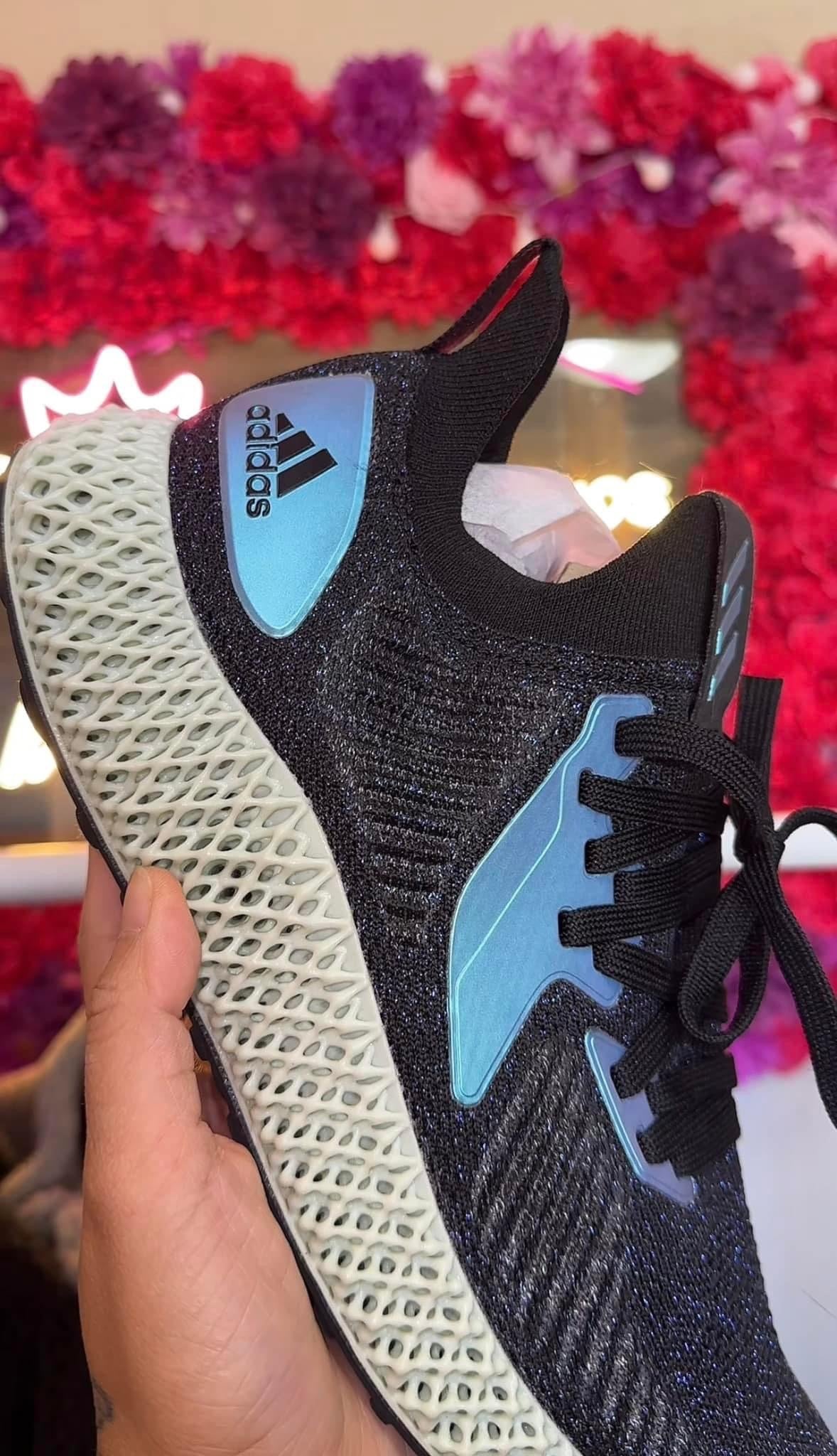 O - Adidas Shoes / Size 10 Mens